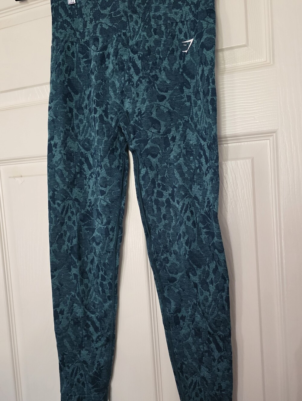 Gymshark Women’s Adapt Animal Seamless Leggings M Butterfly Teal